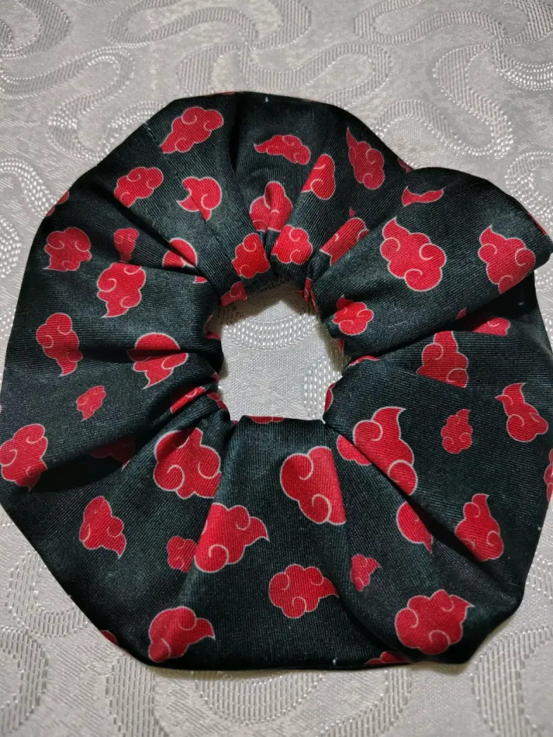 Colección de Scrunchies con Diseños Animados - 3