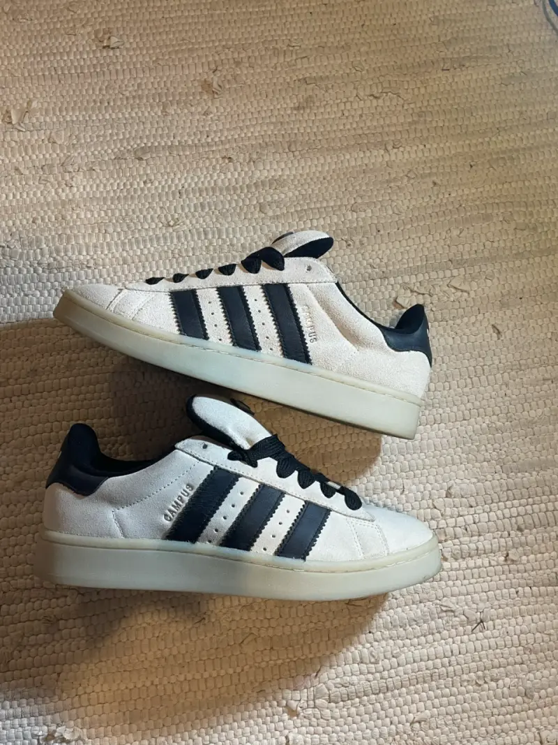 Zapatillas deportivas Adidas blancas y negras - 4