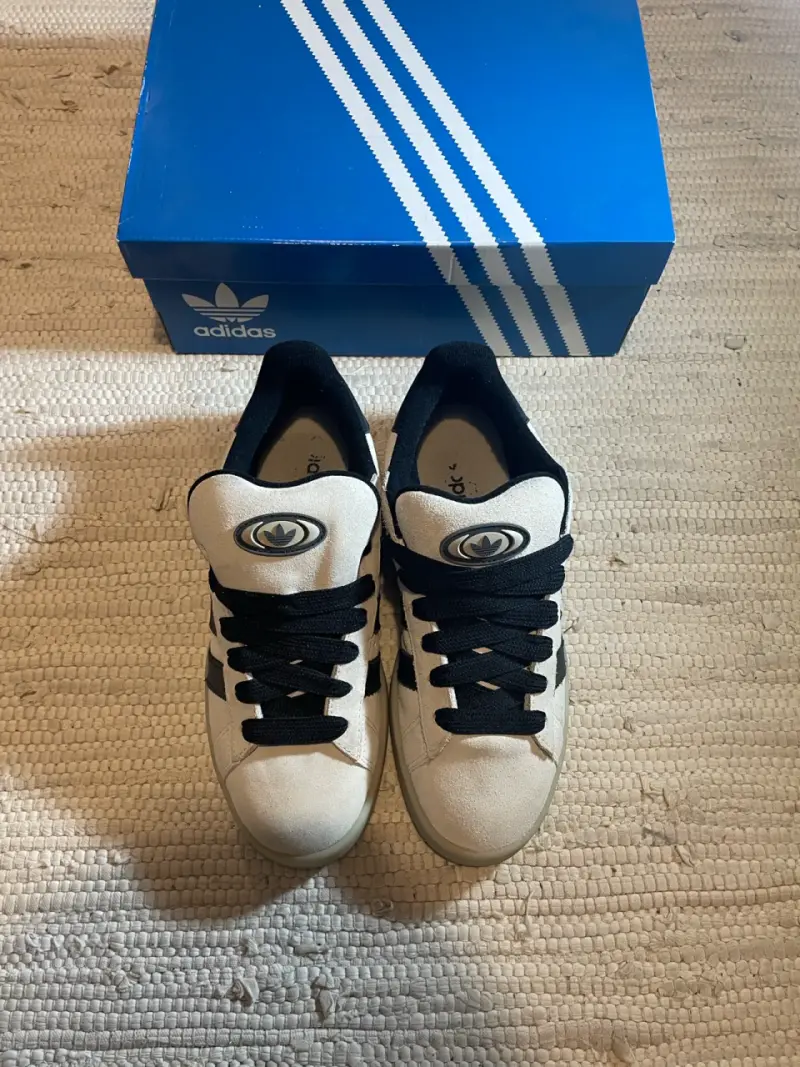 Zapatillas deportivas Adidas blancas y negras - 6