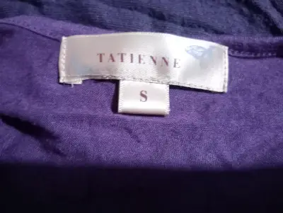 Blusa morada con encaje y volantes - miniatura 4