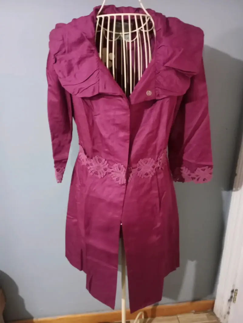 Abrigo morado con detalles bordados Umbrale - 1