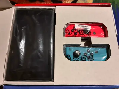 Consola Nintendo Switch con Joy-Con Azul y Rojo - miniatura 6