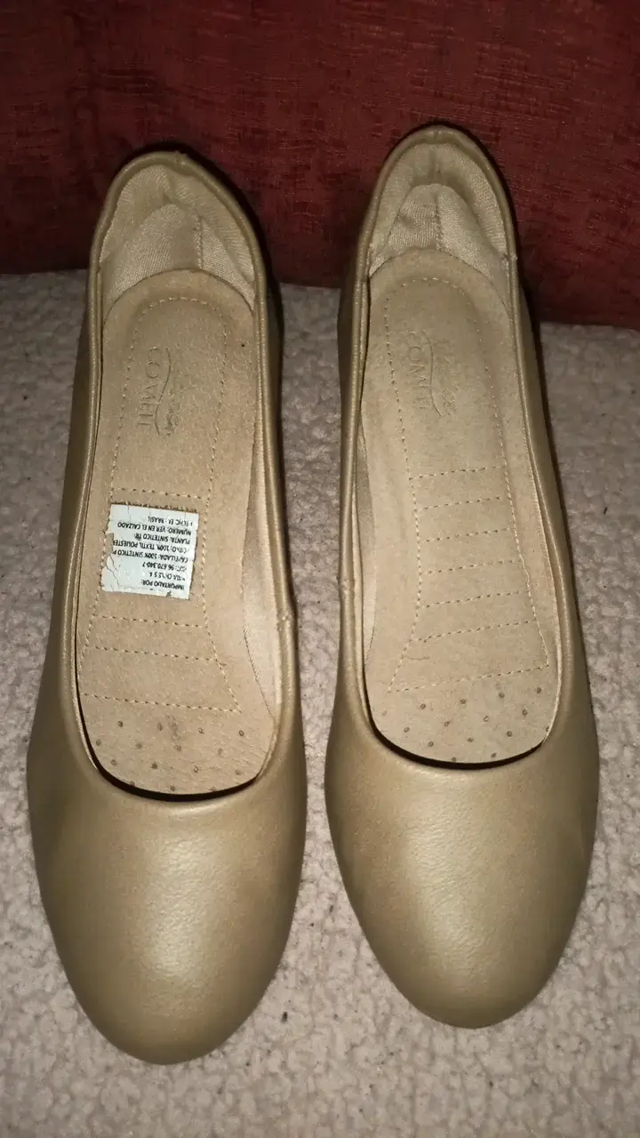 Zapatos de tacón beige para mujer - 1
