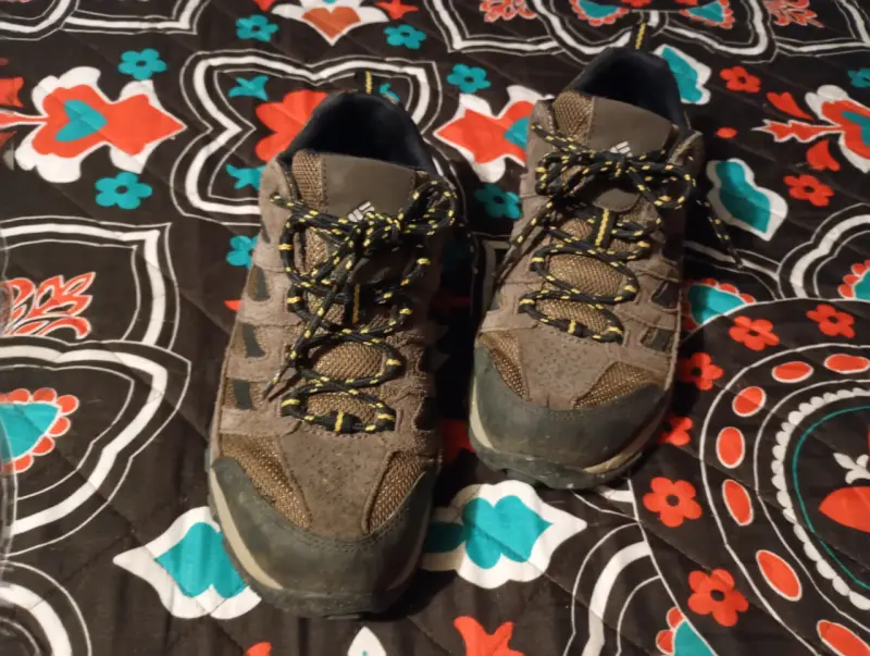 Zapatillas de trekking para hombre en buen estado