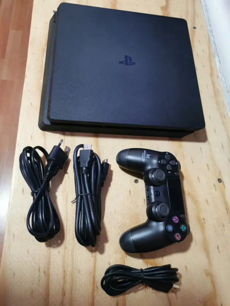 Consola PlayStation 4 slim con control y cables - 2