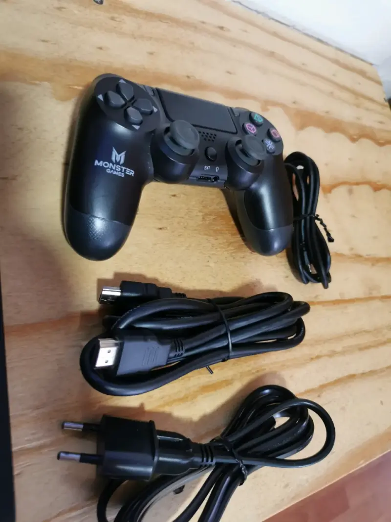 Consola PlayStation 4 slim con control y cables - 3