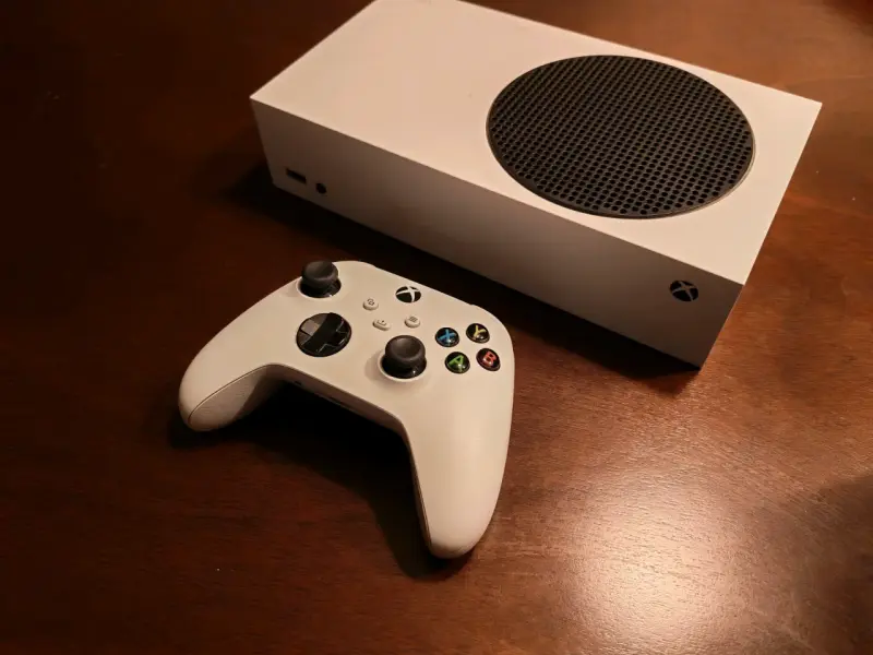 Consola Xbox Series S con Control y Cables - 3