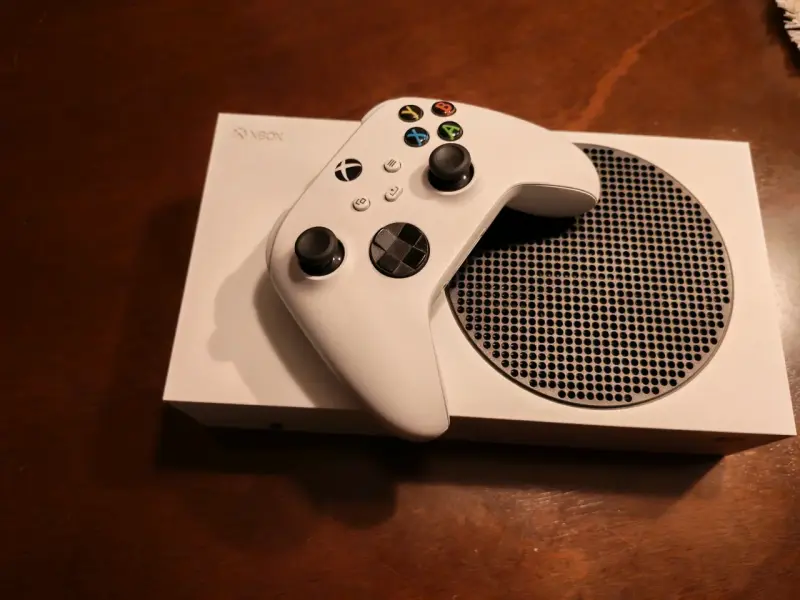 Consola Xbox Series S con Control y Cables - 4