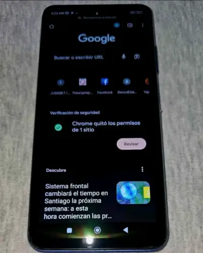 Smartphone Android con pantalla grande - miniatura 1