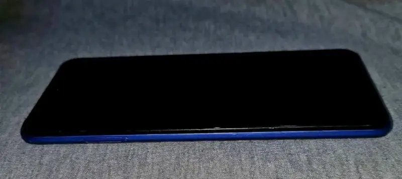 Smartphone Android con pantalla grande - 3