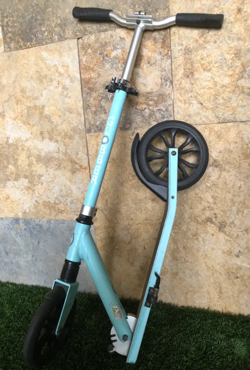 Scooter plegable azul para adultos Globber - 3