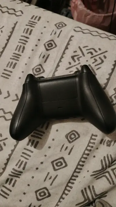 Control inalámbrico negro para Xbox series x/s - miniatura 2