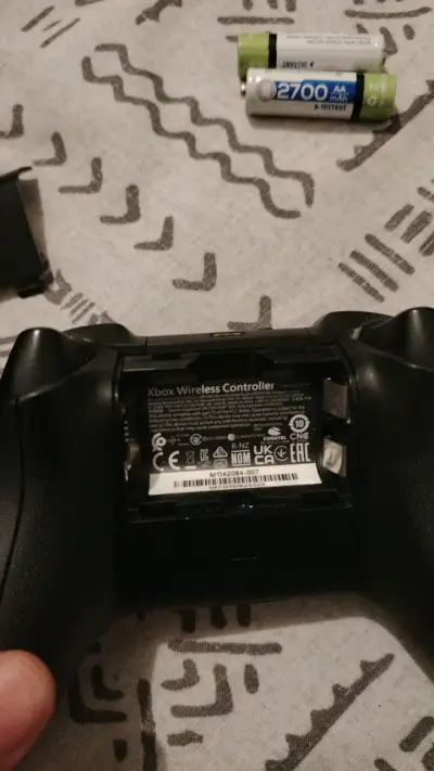 Control inalámbrico negro para Xbox series x/s - miniatura 5