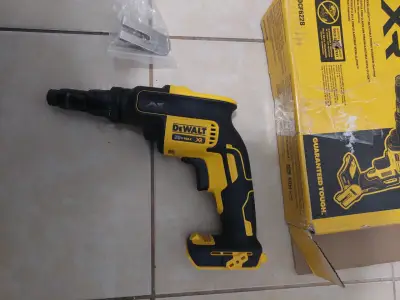 Atornillador Inalámbrico DCF622B DeWalt 20V XR - miniatura 1