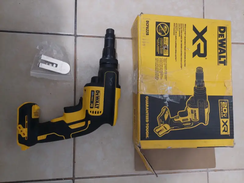 Atornillador Inalámbrico DCF622B DeWalt 20V XR - 3
