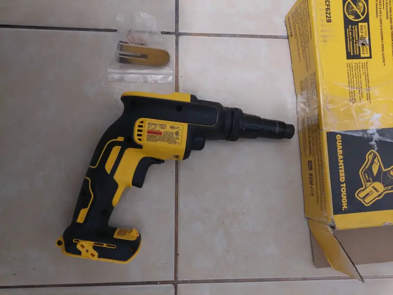 Atornillador Inalámbrico DCF622B DeWalt 20V XR - 4