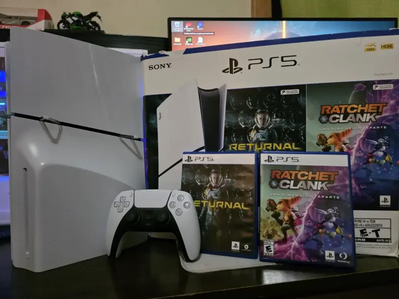 Sony PS5 con juegos Returnal y Ratchet & Cl - 3