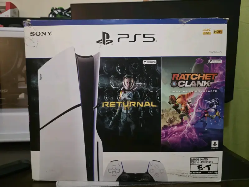 Sony PS5 con juegos Returnal y Ratchet & Cl - 4
