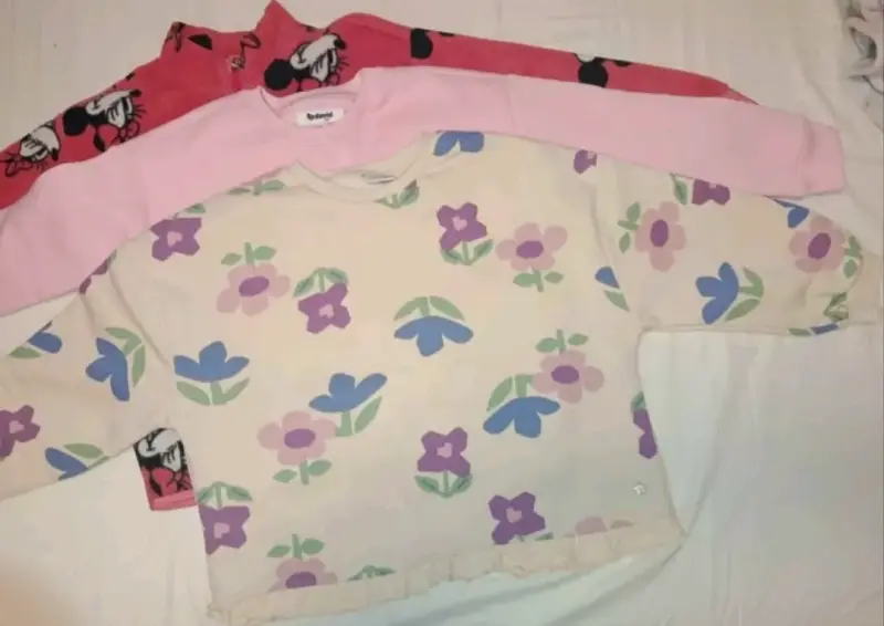 Conjunto de ropa infantil variada - 1