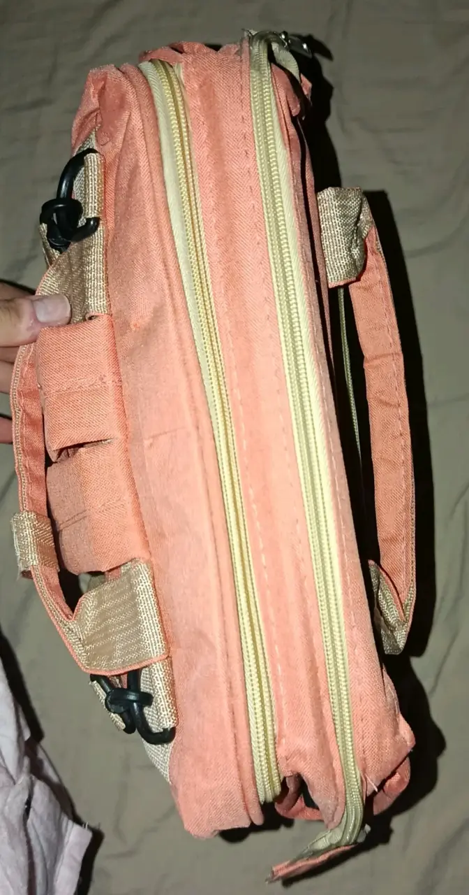 Mochila multifuncional para bebé color salmón - 4