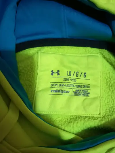Polerón con capucha verde Under Armour ColdGear - miniatura 2