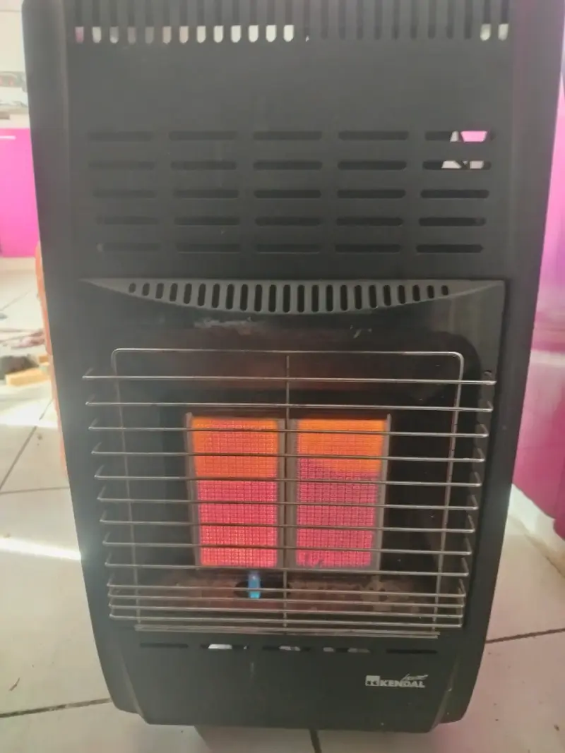 Estufa a gas Kendal con panel cerámico - 1