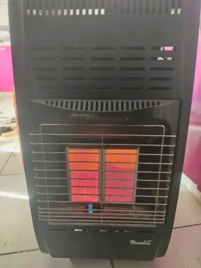 Estufa a gas Kendal con panel cerámico - miniatura 1