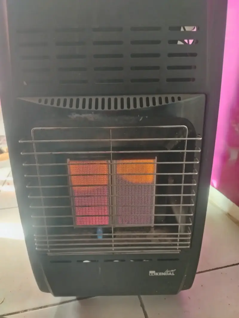 Estufa a gas Kendal con panel cerámico - 2