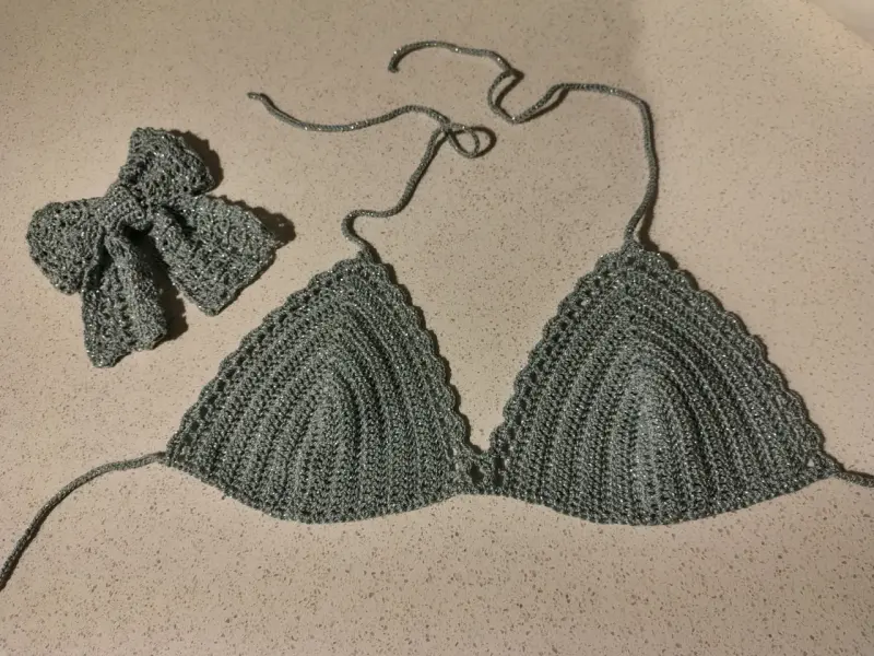 Conjunto de Bikini Tejido a Mano con Accesorios - 1
