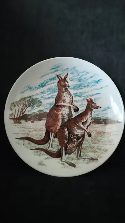 Plato decorativo con canguros de Australia - miniatura 1