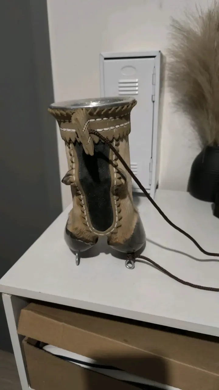 Mate de pata de vaca artesanal con detalles únicos - 2