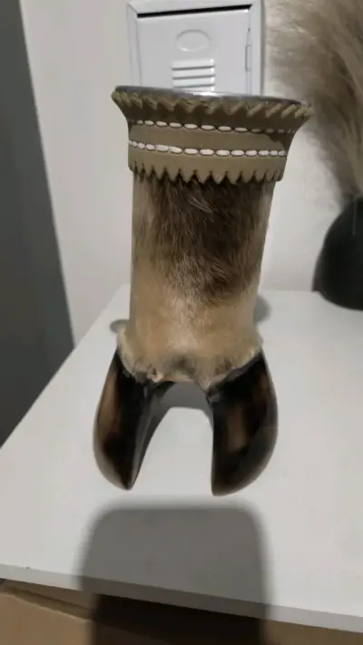 Mate de pata de vaca artesanal con detalles únicos - miniatura 3