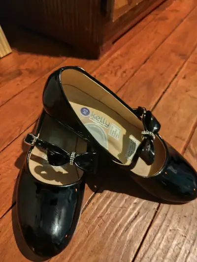 Zapatos de charol negros para niña con moño - miniatura 4