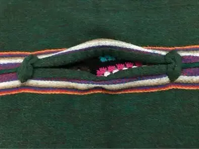 Poncho Alpaca tejido verde con rayas - 2