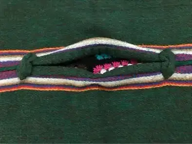 Poncho Alpaca tejido verde con rayas - miniatura 2