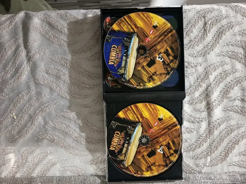 CD 100 Éxitos Clásicos de la Cumbia - 3