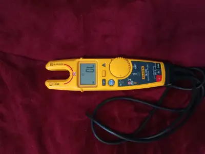 Probador eléctrico Fluke T5-600 con pantalla digital - miniatura 2