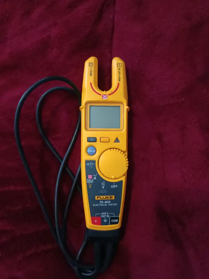 Probador eléctrico Fluke T5-600 con pantalla digital - 3