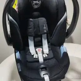 Silla de auto para bebé Cybex Aton negra - 1