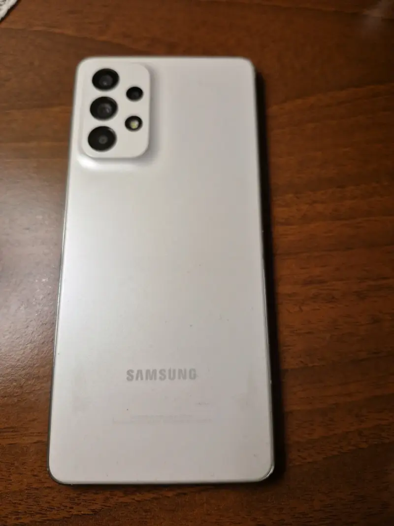 Samsung Galaxy A73 5G en buen estado con funda - 3