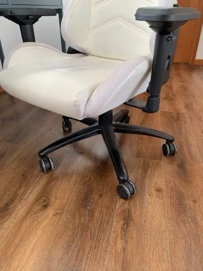 Silla gamer blanca Monarkey ergonómica - miniatura 4