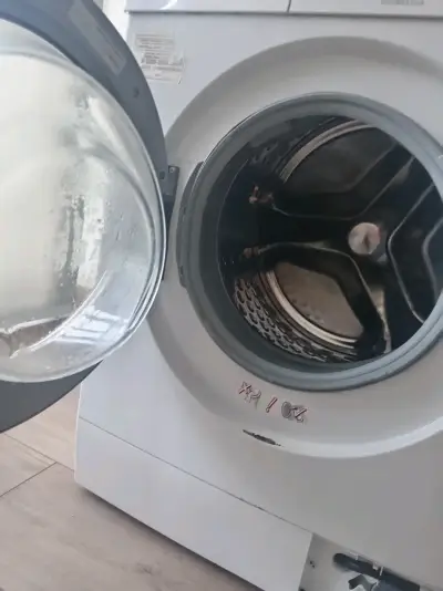 Lavadora Bosch de carga frontal en buen estado - miniatura 2