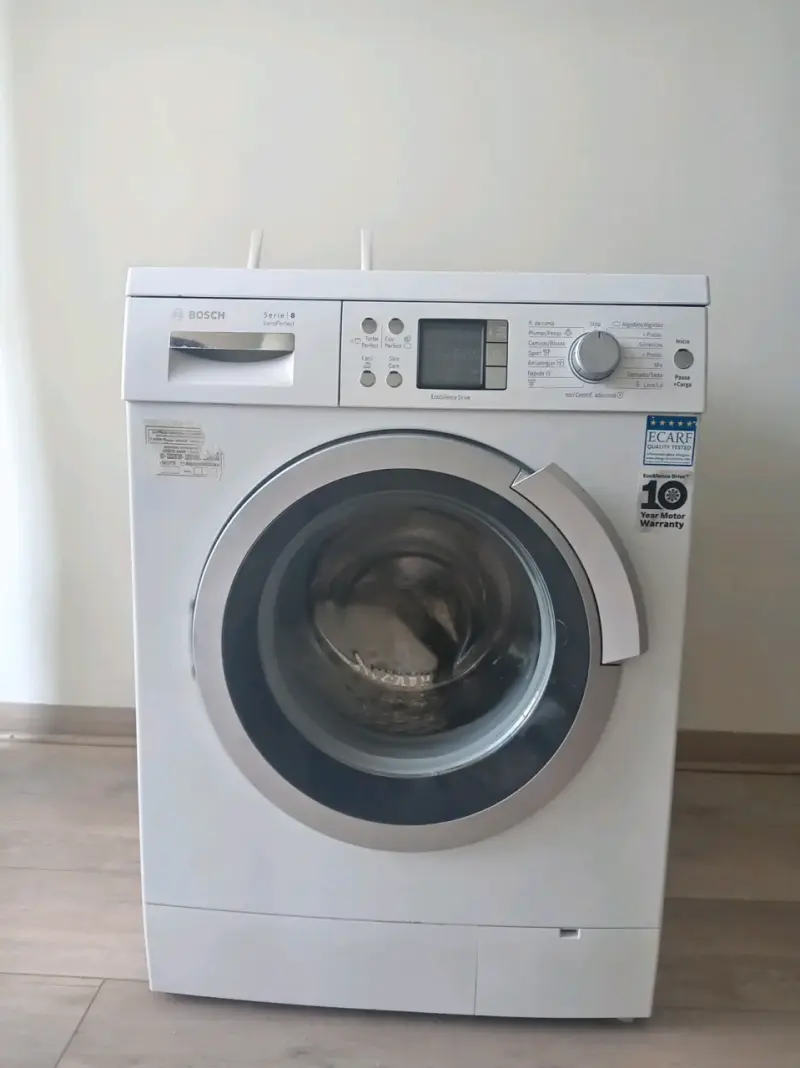Lavadora Bosch de carga frontal en buen estado - 4