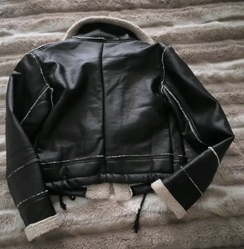 Chaqueta de cuero negra con forro de lana - 2