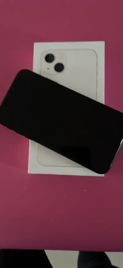 iPhone negro en buen estado con caja - miniatura 2