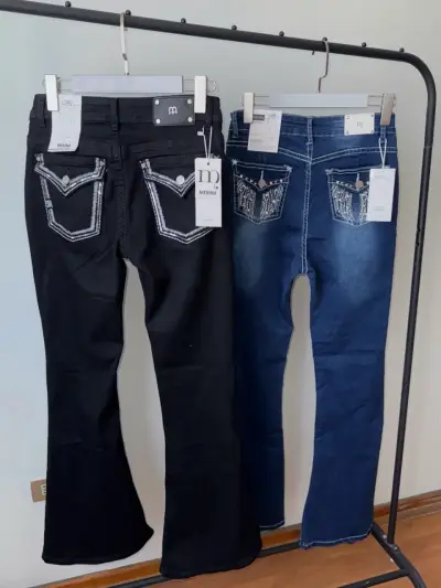 Jeans acampanados flare - miniatura 1