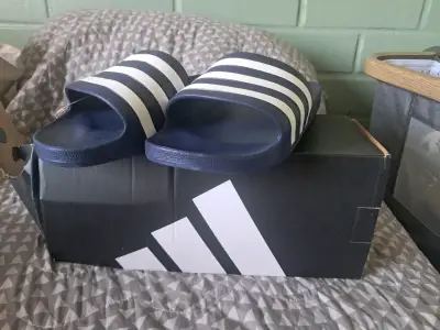 Sandalias Adidas Adilette Aqua Azul Marino - miniatura 3