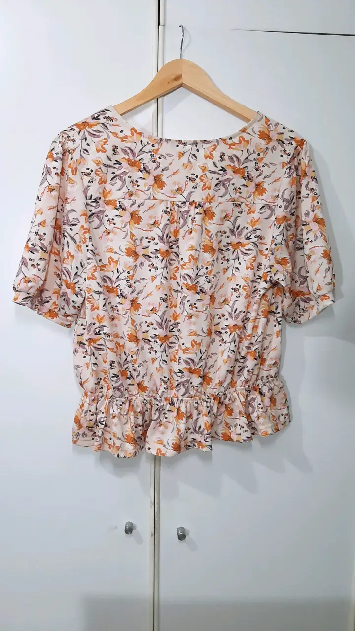 Blusa floreada abstracts - 2