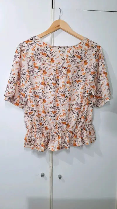 Blusa floreada abstracts - miniatura 2