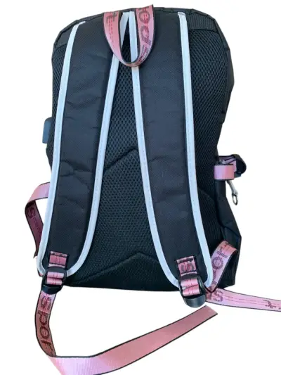 Mochila negra con diseño de Stitch y correas rosadas - miniatura 2
